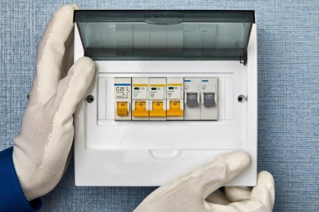 &Eacute;lectricien &agrave; Guillaucourt, quand et pourquoi le solliciter ?